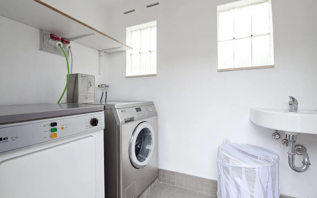 Castellmar Apartments