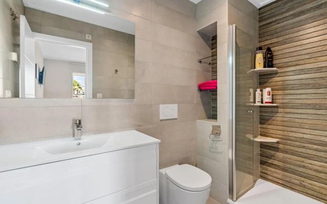 Penthouse Punta Prima Indoor & outdoor pool