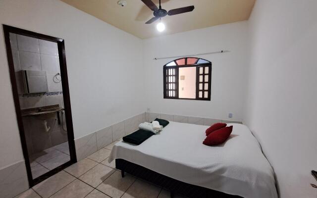 4 quartos espaçosos c/churrasqueira e praia a 150m