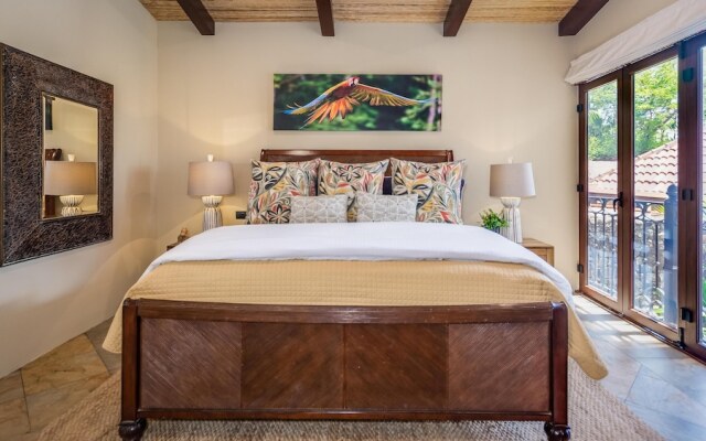Stunning beachfront Flamingo mansion with incomparable ocean setting