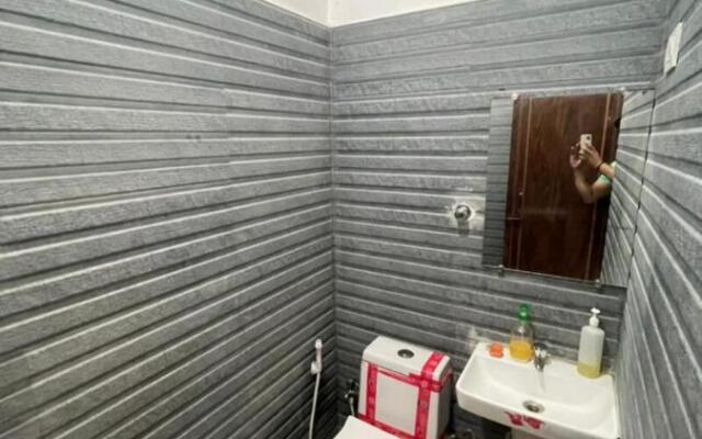 SPOT ON 80928 Ak Residency