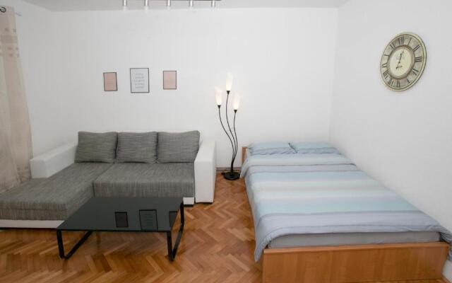 Downtown 3 Bedroom Apartment