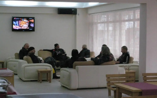 Akar Pansi̇yon