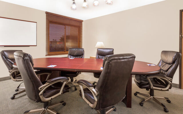Baymont Inn and Suites Green Bay