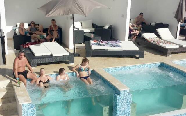 Phoenix Spa and Resort Condominium