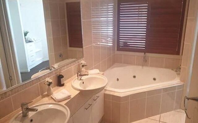 2 Bedroom Apt, Ocean View, Urangan, Hervey Bay