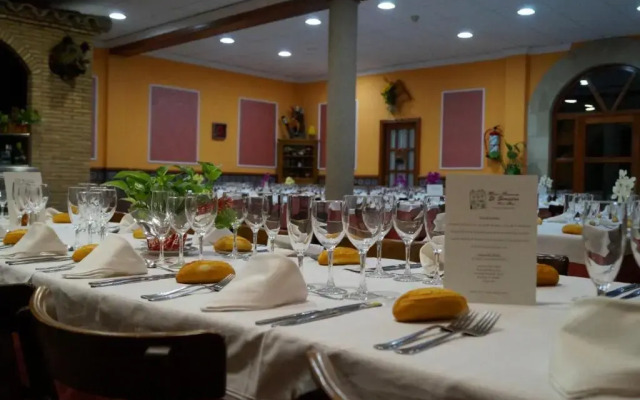 Hostal Restaurante El Surtidor