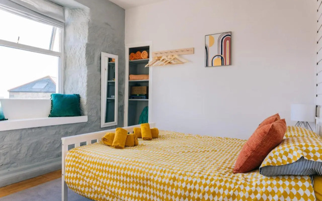 The Mexico Inn, Flat Two