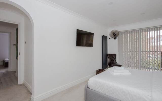 Homely 2 Bedroom Apartment in Maida Vale