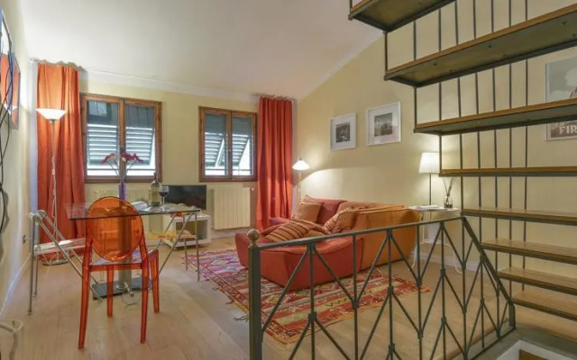 Scarlett Halldis Apartment