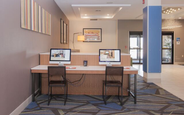 Holiday Inn Express Hotel & Suites Houston-Alvin by IHG