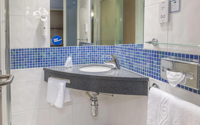 Holiday Inn Express Kettering by IHG