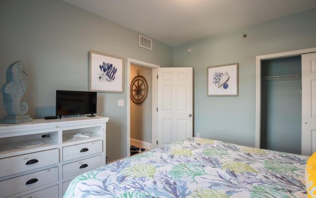 Laketown Wharf - 810