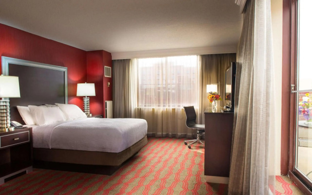 DoubleTree by Hilton New York LaGuardia Airport