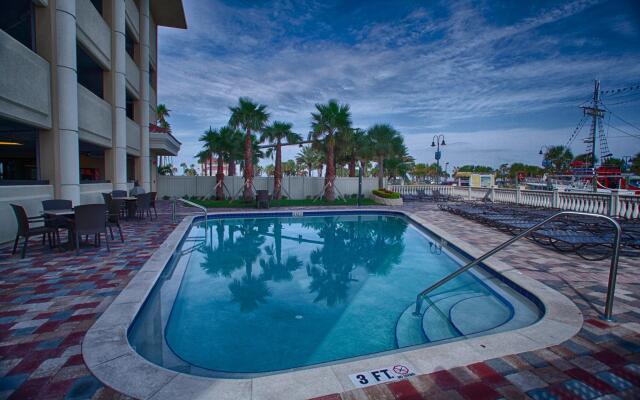 Pier House 60 Clearwater Beach Marina Hotel
