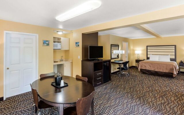 Quality Inn & Suites Capitola By the Sea