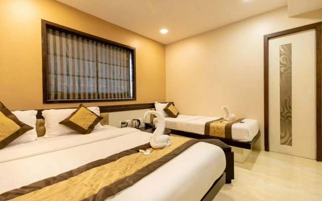 The Majlis Hotel - Near Taj Hotel Colaba