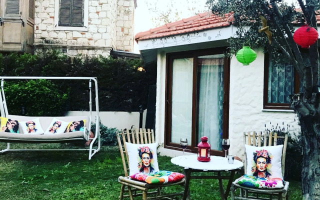 Kekik Alacati Otel Mayko