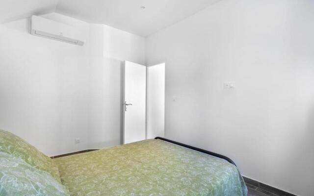 Luxurious 1 bedroom, AC, terrace, close beaches - Dodo et Tartine