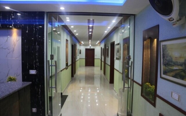 Pool & Park Hotel