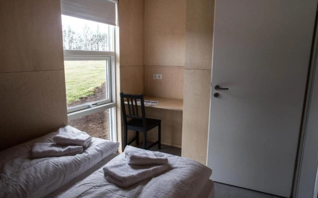 Einishus Cottages