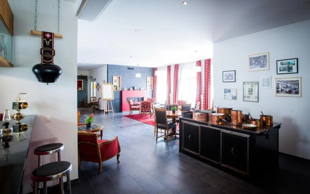 Carlton-Europe Vintage Adults Hotel