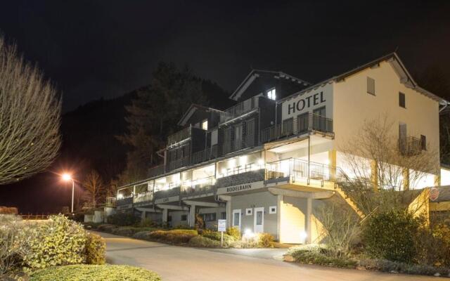 M13 Hotel