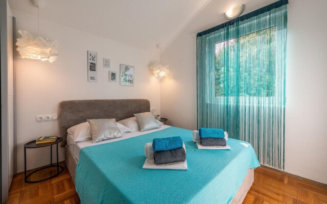 Beautiful Home in Vir With 4 Bedrooms, Wifi and Outdoor Swimming Pool