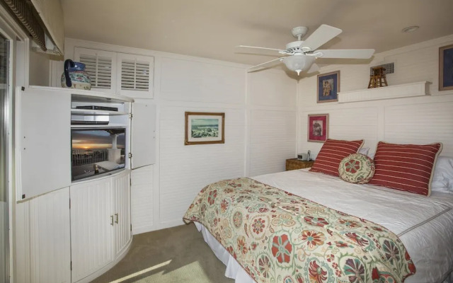 Sunset Cove Villas in Laguna Beach