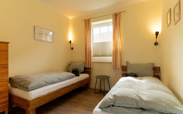 Apartment in Garding Near North Sea & Cycling Paths