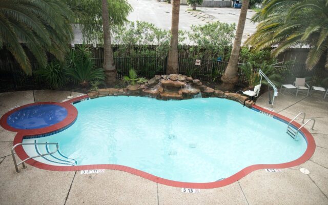 Holiday Inn Express Houston North-1960 Champions Area