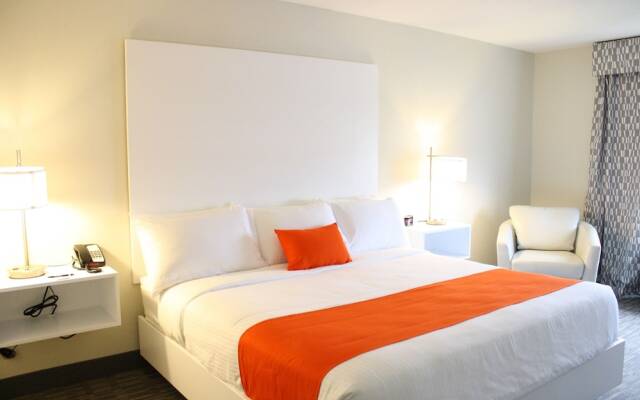 Schoenbrunn Inn & Suites