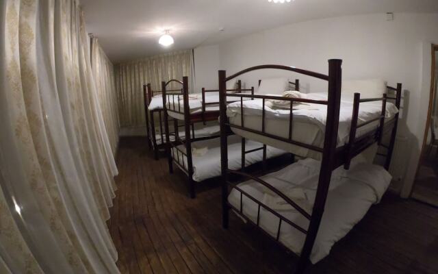 Cave seasons deluxe hotel