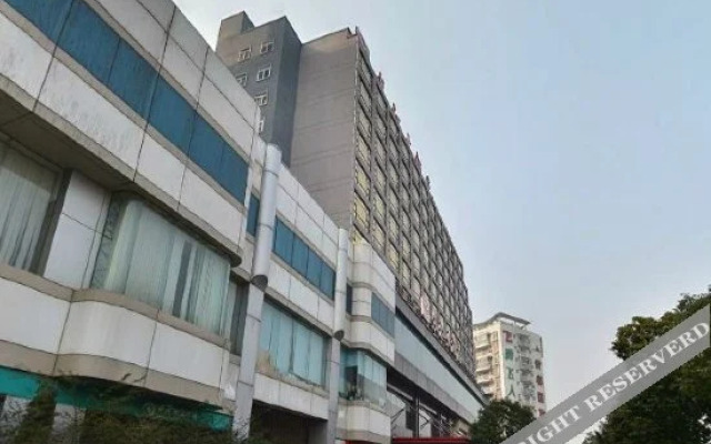 Zhuankou Yangtze Hotel