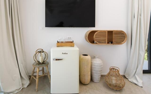 Gallery Luxury Suites & Rooms-Only Adults