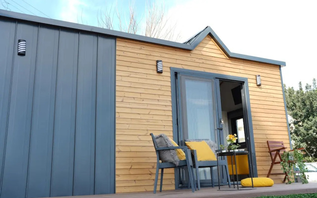 Renka Holiday Houses and Caravan