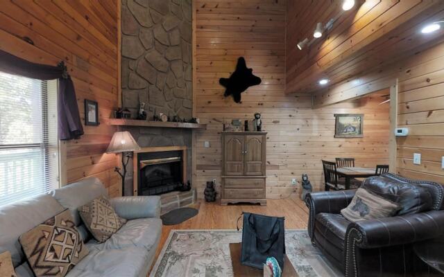 Bearly Visible - 2 Br Cabin