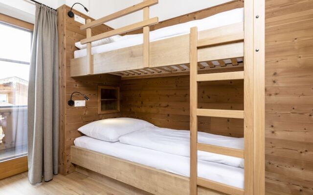 Lavish Apartment in Kaltenbach Near Ski Area