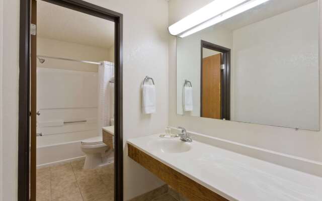 Super 8 Lexington Park/California Area