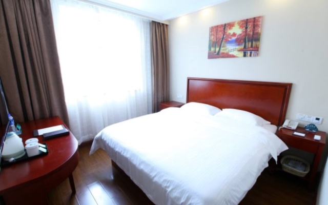 GreenTree Inn YunCheng South of Railway Station North FengHuang Road Shell Hotel – Guest Rooms – Yuncheng