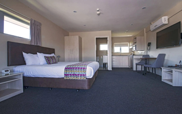 Ellerslie Palms Motel