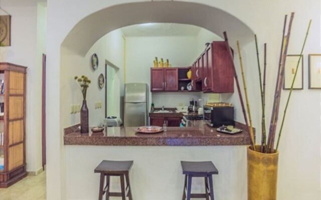 Magic, 1 block from Mamitas Beach by Tripintravel