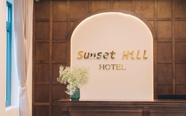 Sunset Hill Hotel