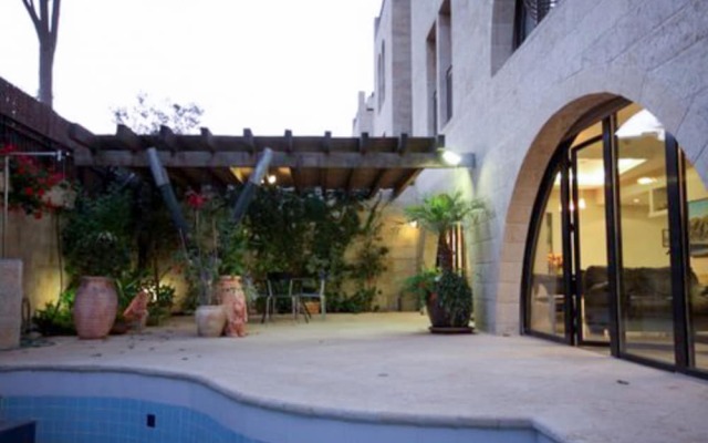 David Village with Pool & Patio