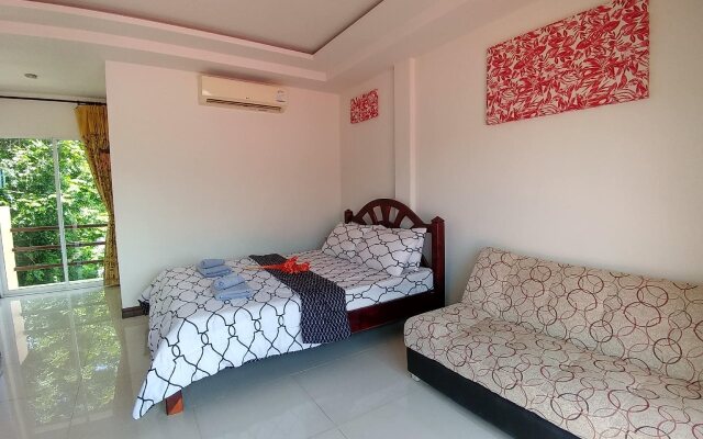 Koh Larn De Beach