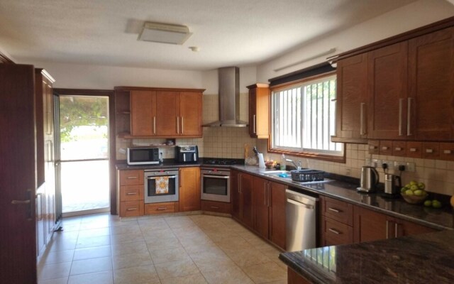 Impeccable 3-bed Villa in Tala - Paphos