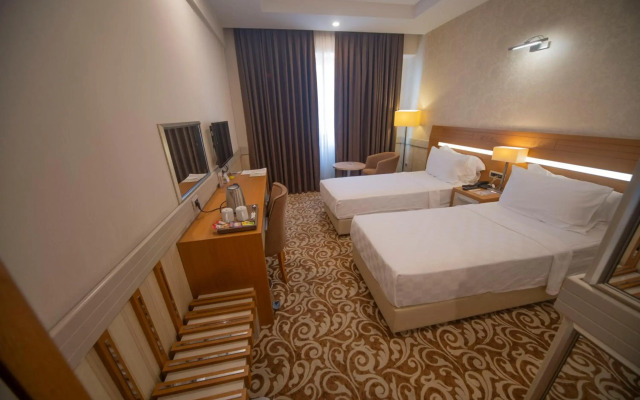 Grand Itimat Hotel