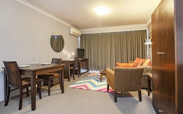 Horizons 418 - Lake Jindabyne Waterfront