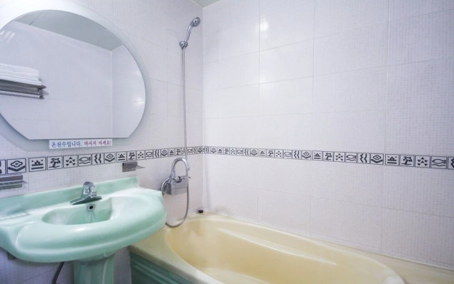 Mungyeong Oncheon Hotel