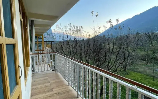 Universal Guest House